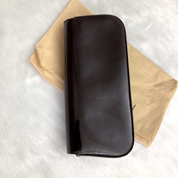 Stunning Clutch - Picture 7 of 17